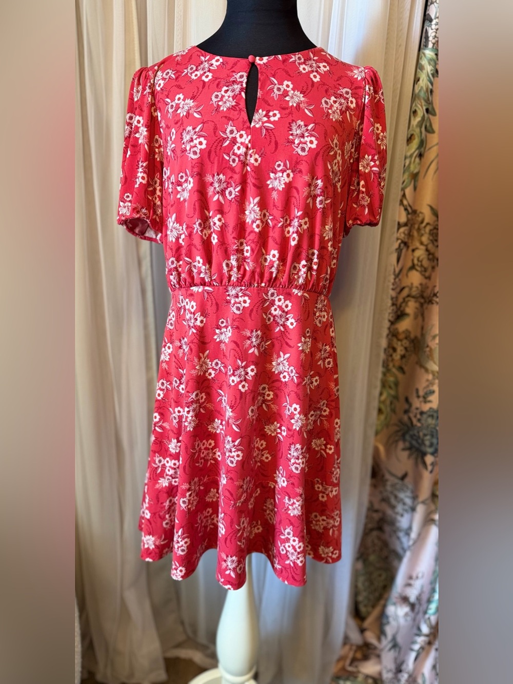 LOFT Floral Fit & Flare Dress Size 8 Raspberry Pink Puff Sleeve GUC